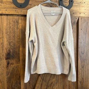 Neutral sweater, for casual, comfy or workwear, very versatile